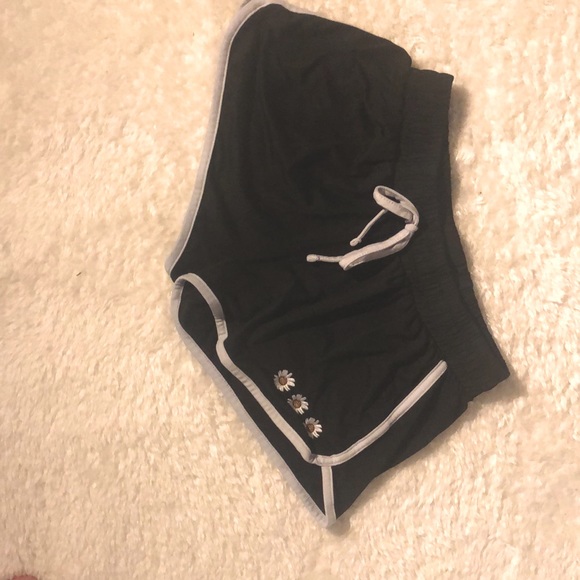 These are great athletic shorts! Perfect for the summer! - Picture 1 of 3